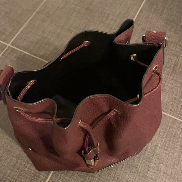 New Look Drawstring Hobo Bag - Picture 4 of 7